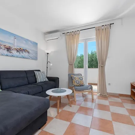By The Sea Mandre, Pag - 6418 Apartment Kolan