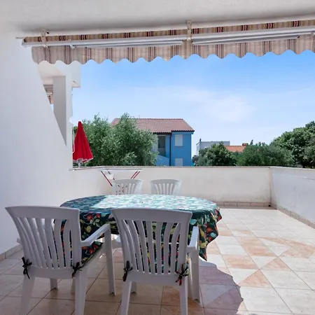 公寓 By The Sea Mandre, Pag - 6418 *