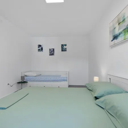 By The Sea Mandre, Pag - 6418 Apartment *