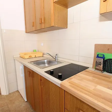 Apartment By The Sea Mandre, Pag - 6418 Kolan